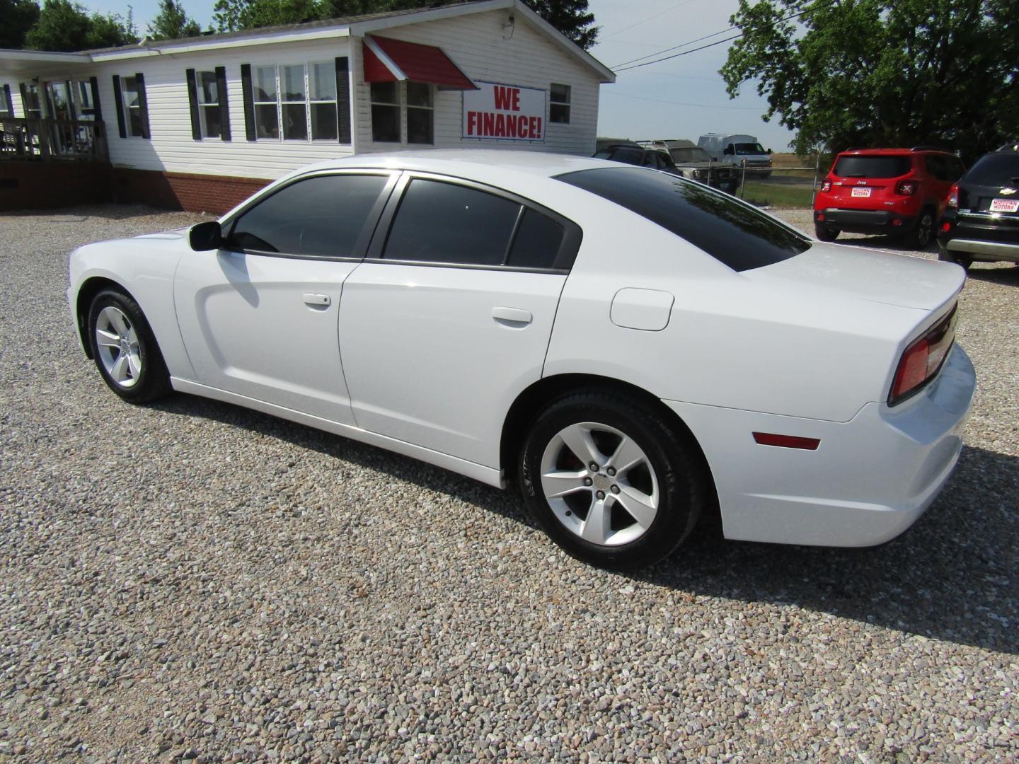 2014 White /Tan Dodge Charger SE (2C3CDXBG6EH) with an 3.6L V6 DOHC 24V engine, Automatic transmission, located at 15016 S Hwy 231, Midland City, AL, 36350, (334) 983-3001, 31.306210, -85.495277 - Photo#5